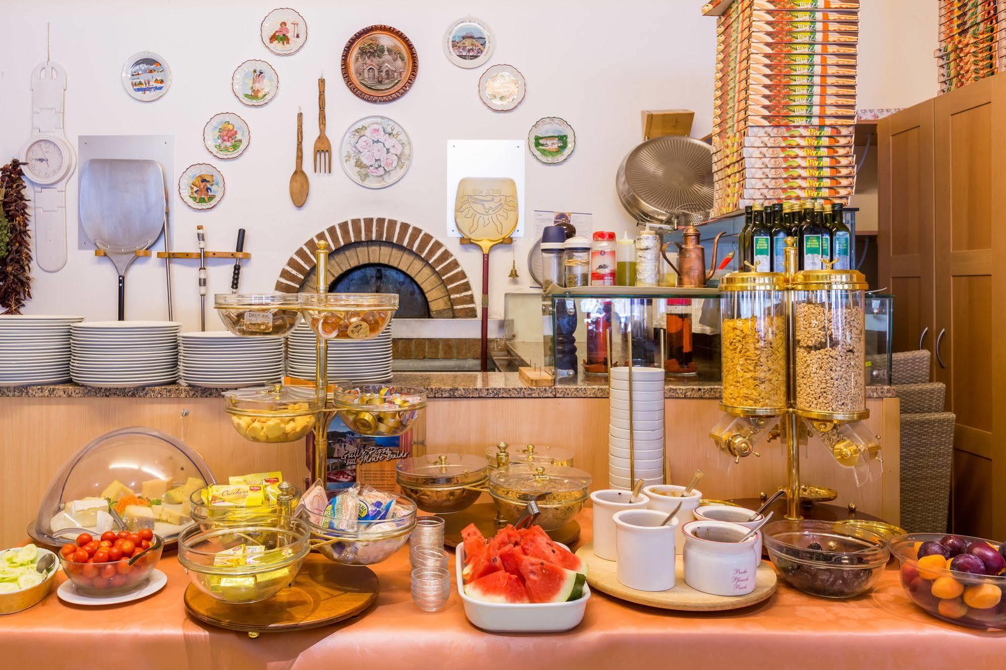 Albergo San Remo Malcesine Bagian luar foto